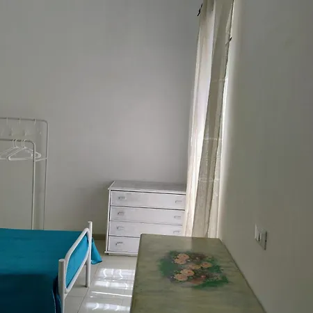 Adamo Flat