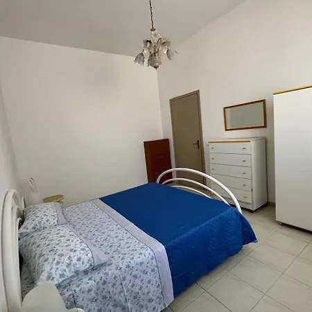 Semesterbostad Adamo Flat *